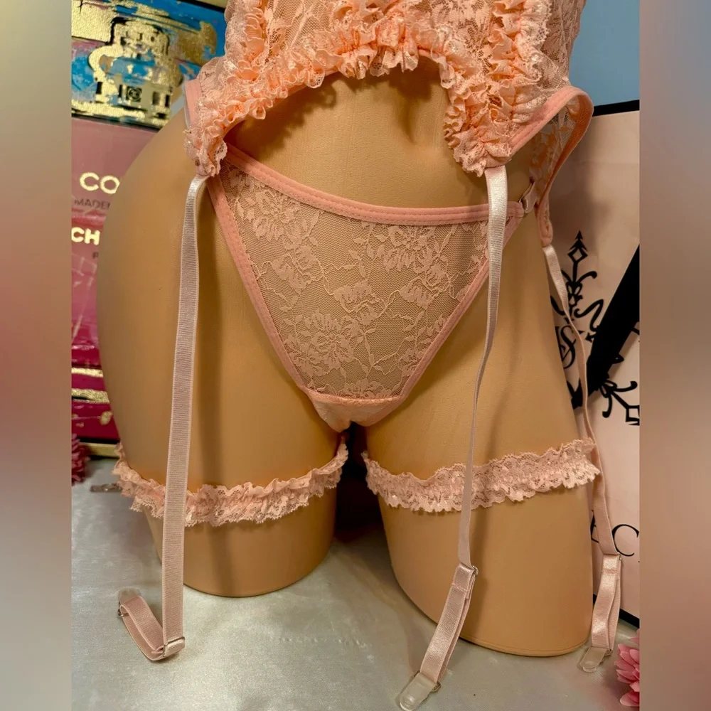 Elegant Lace Corset 4 pcs Set in Peach 🍑🍑🍑 - Picture 3 of 7